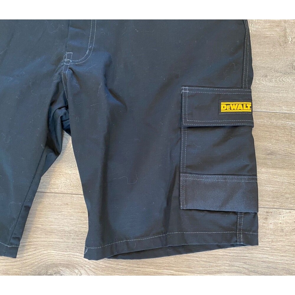 DeWalt Ripstop Work Shorts Mens 38X11 Black Cargo Logo Canvas DXWW50026 - Picture 2 of 9